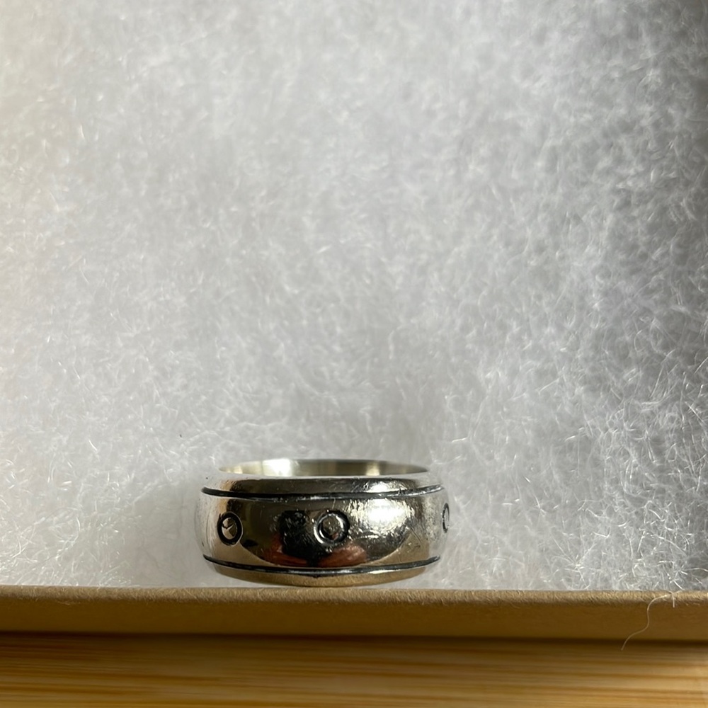 Sundance silver circle ring SZ 7